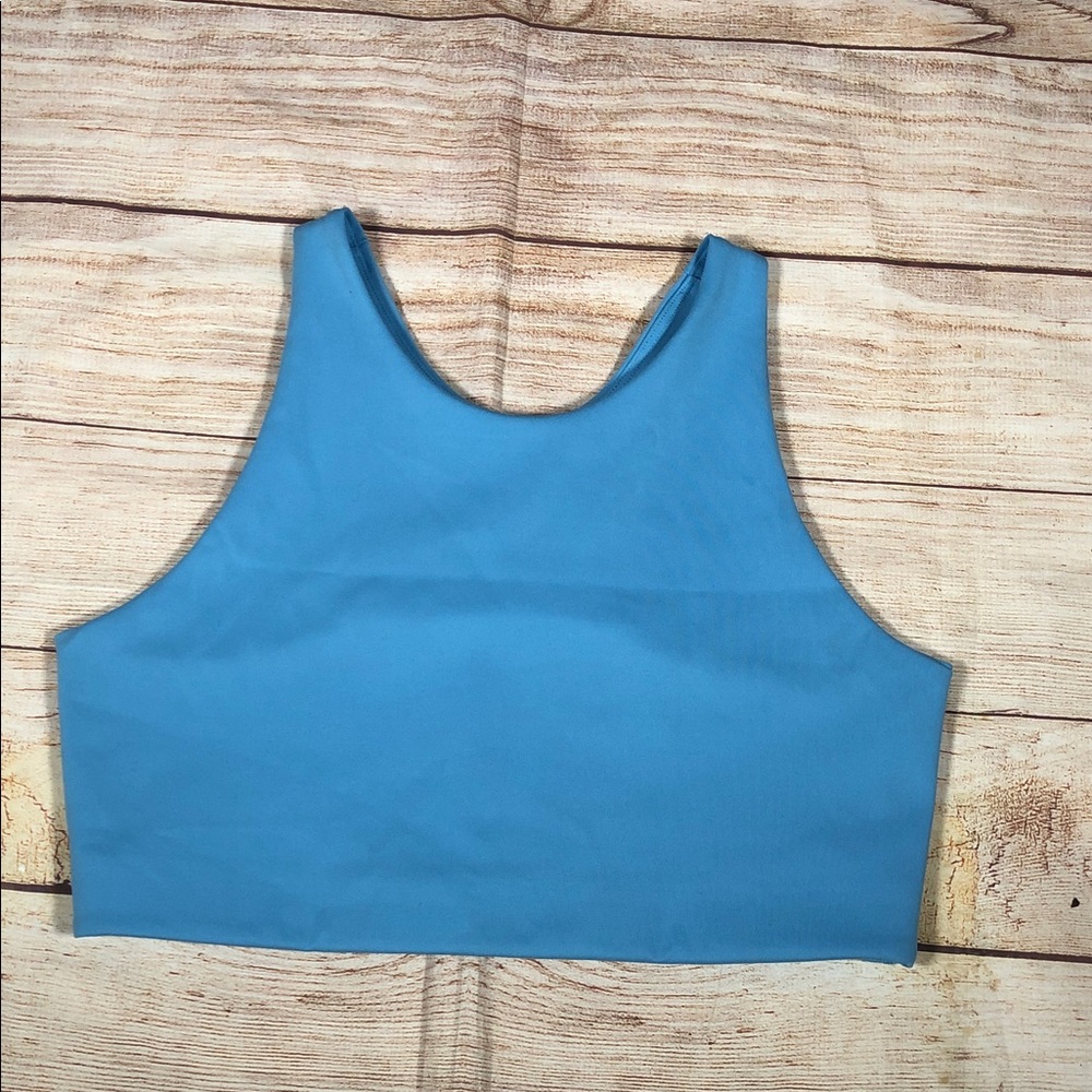 Everyday High-Neck Sports Bra in Sky Blue